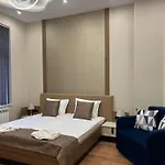 Vip House Апартаменты *
