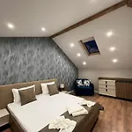 Vip House פלבן