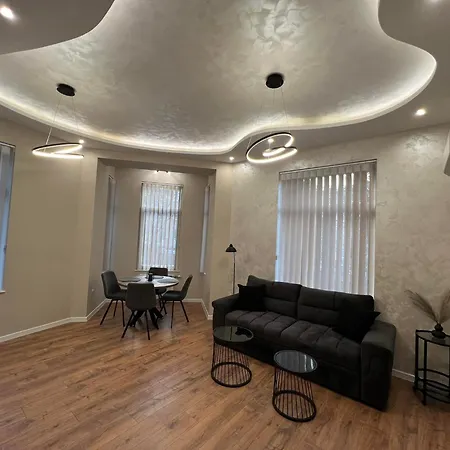 Vip House *